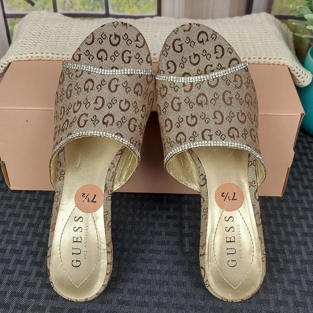 GUESS BETRUE2 RHINESTONE ACCENTED CORK WEDGE SANDALS (7.5)